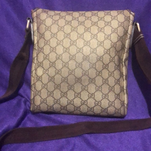 AUTHENTIC GUCCI CROSSBODY BAG - Picture 2 of 14